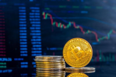Coinbase Crypto Trading Boost Fourth-Quarter Profit Exceeds Forecasts