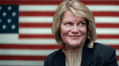 Senator Lummis Urges Treasury to Clarify Crypto Tax Rules